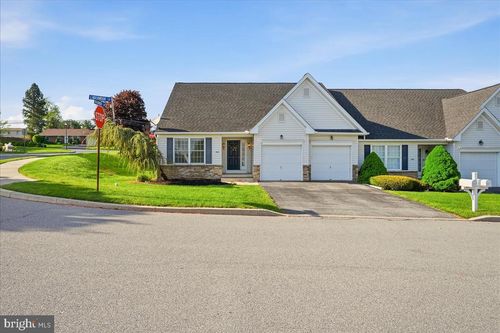1314 Lindenwood Ln, Easton, PA, 18040-6690 | Card Image