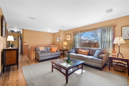 21 Janice Dr, Highland Mills, NY, 10930-2114 | Card Image