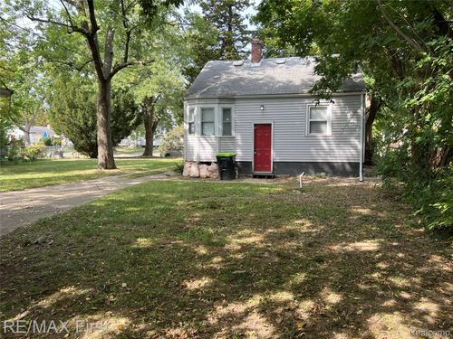 70 E Rutgers Ave, Pontiac, MI, 48340-2748 | Card Image