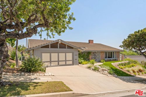 2160 Winona Blvd, Los Angeles, CA, 90027-1042 | Card Image