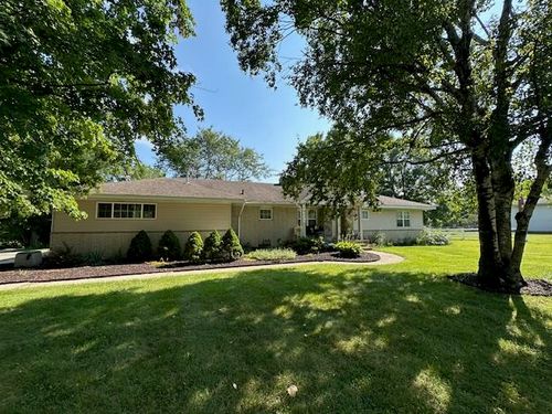 58221 Travis Rd, New Hudson, MI, 48165-9574 | Card Image