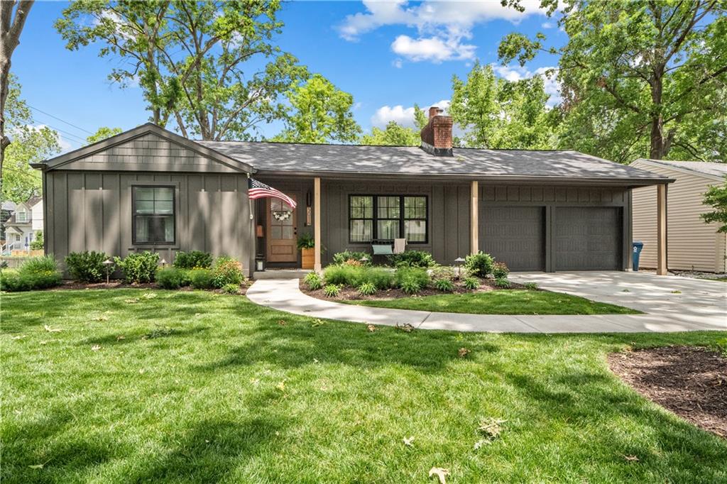 5014 W 70th Terrace, For Sale in Prairie Village Zoocasa