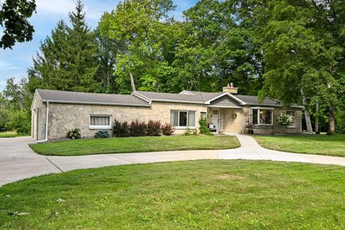 3415 Fiebrantz Dr, Brookfield, WI, 53005-3301 | Card Image