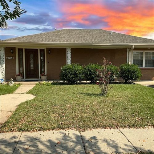 1433 Perrin Dr, Arabi, LA, 70032-2155 | Card Image