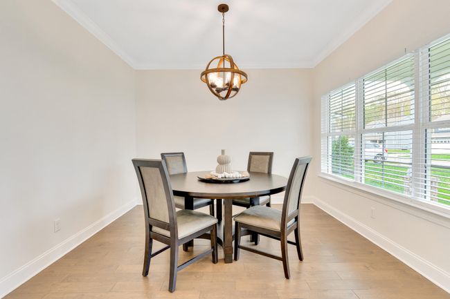 Separate dining area | Image 6
