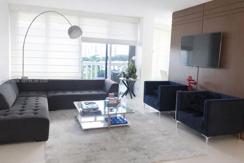 611-20281 E Country Club Dr, Aventura, FL, 33180 | Card Image