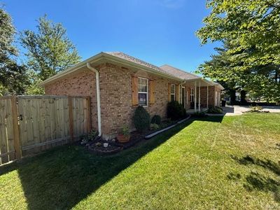 614 S Hawthorn Street, House other with 3 bedrooms, 2 bathrooms and 3 parking in Centralia MO | Image 2