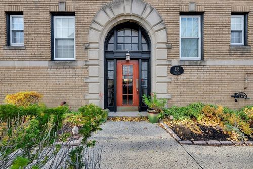 apt-6-230 Massachusetts Ave, Arlington, MA, 02474-8419 | Card Image