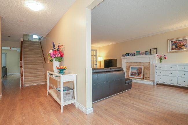 9468 Romaniuk Place, House other with 4 bedrooms, 3 bathrooms and 4 parking in Richmond BC | Image 3