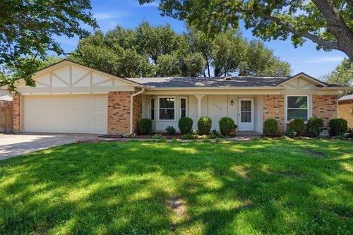325 Navajo Dr, Keller, TX, 76248-2452 | Card Image