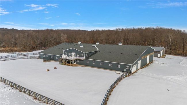 Upper Apt. Balcony overlooking Pastures | Image 33