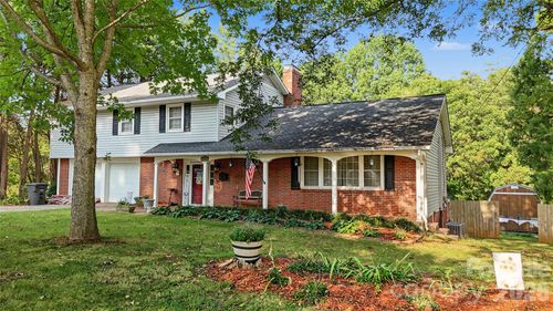 731 Club Dr, Statesville, NC, 28677-6021 | Card Image
