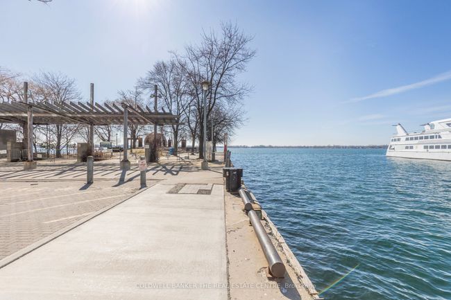2002 - 99 Harbour Sq, Condo with 2 bedrooms, 2 bathrooms and 1 parking in Toronto ON | Image 48