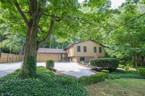 10676 Prouty Rd, Concord Township, OH, 44077-2209 | Card Image
