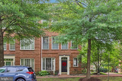 418 Ferdinand Day Dr, ALEXANDRIA, VA, 22304-8701 | Card Image