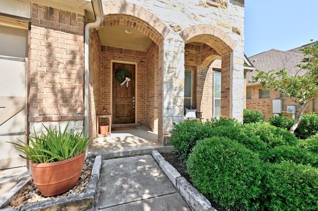327 Saffron Spgs, House other with 3 bedrooms, 2 bathrooms and 4 parking in Buda TX | Image 5