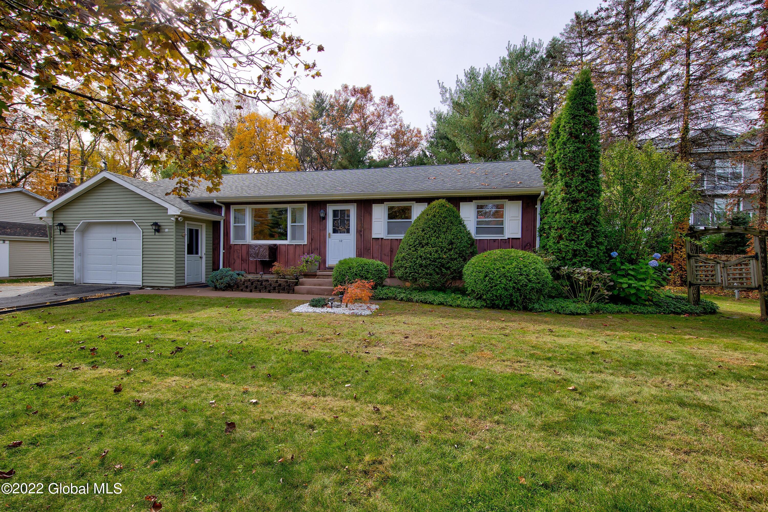 12 Gilman Avenue, Sold in Saratoga Springs Zoocasa