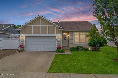 2560 W Elmwood Dr, Coeur D Alene, ID, 83815-9827 | Card Image