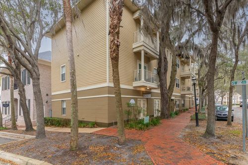 301-4850 Sw 91st Ter, GAINESVILLE, FL, 32608-6037 | Card Image