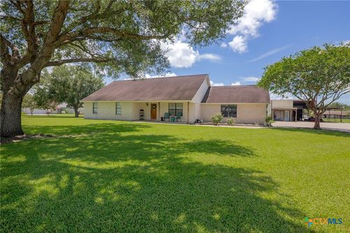 301 Crawford Dr, Victoria, TX, 77904-9643 | Card Image
