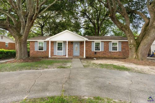 114 Karen Dr, Warner Robins, GA, 31088-5581 | Card Image