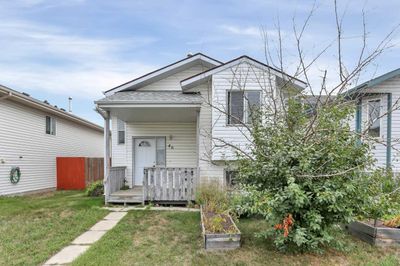 46 Westgate Cres, House detached with 3 bedrooms, 2 bathrooms and 2 parking in Blackfalds AB | Image 1