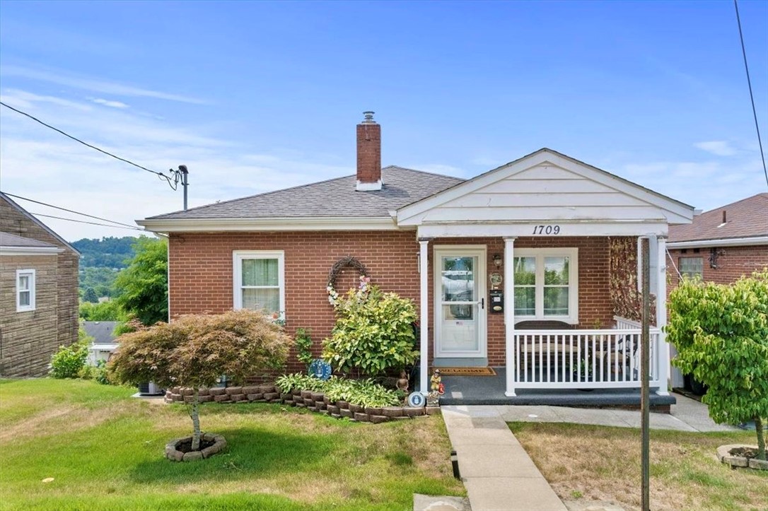 Pierce St, Aliquippa, PA 15001