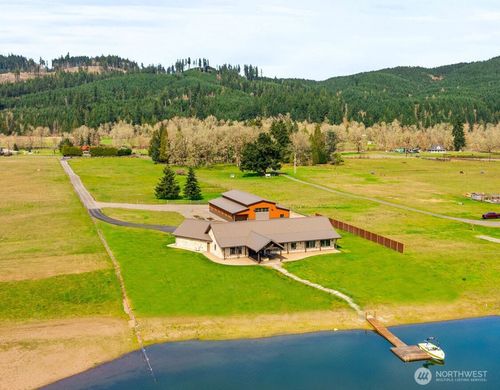 6401 Skookumchuck Rd Se, Tenino, WA, 98589-9517 | Card Image