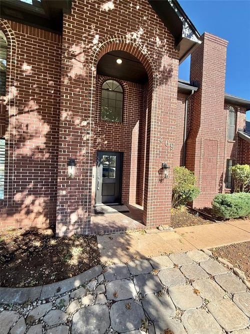 409 Buena Vista Street, Altus, OK, 73521 | Card Image