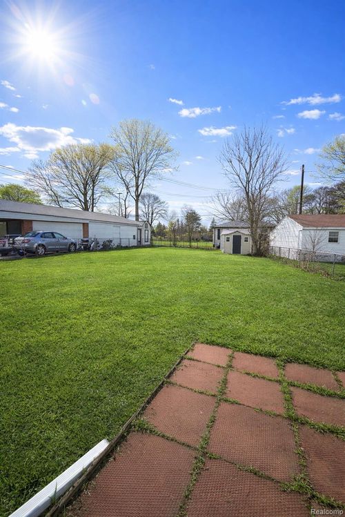 938 Arlene Ave, Pontiac, MI, 48340-2900 | Card Image