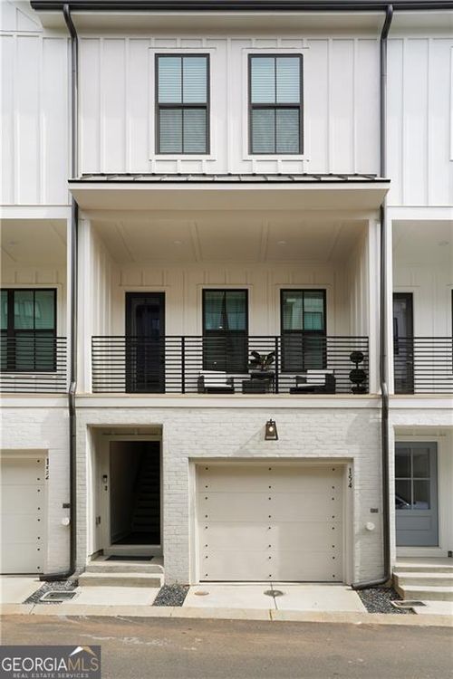 152 Chestnut Circle, Atlanta, GA, 30342 | Card Image