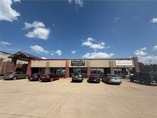 1061 N Center Point Rd, Hiawatha, IA, 52233-1231 | Card Image