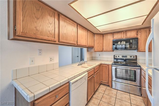 UNIT-202 - 5068 Jeffreys St, Condo with 2 bedrooms, 2 bathrooms and null parking in Las Vegas NV | Image 15