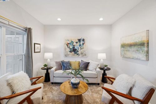 apt-2406-1121 40th St, Emeryville, CA, 94608-3686 | Card Image