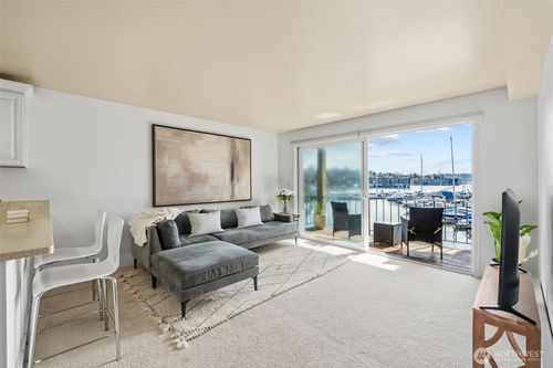 apt-202-65 Kirkland Ave, Kirkland, WA, 98033-6442 | Card Image