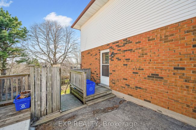 116 Dinison Cres, House attached with 3 bedrooms, 2 bathrooms and 3 parking in Kitchener ON | Image 23