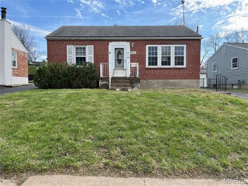 10262 Breckenridge Rd, Saint Ann, MO, 63074-3513 | Card Image