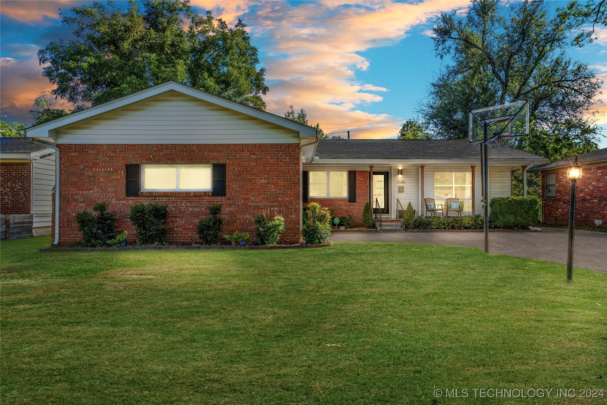 55th Pl, Tulsa, OK 74105