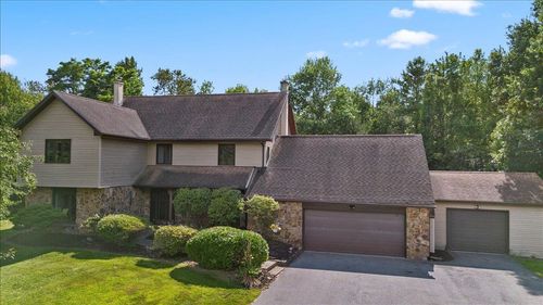 230 Pine Meadow Dr, Colchester, VT, 05446-9617 | Card Image