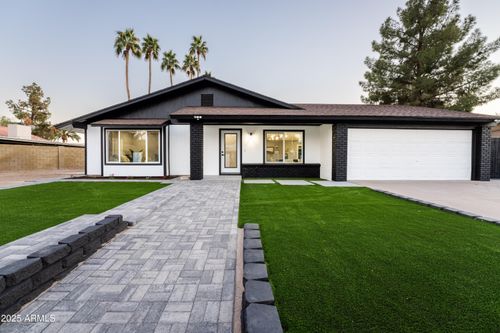 1743 W Butler Dr, Phoenix, AZ, 85021-5262 | Card Image