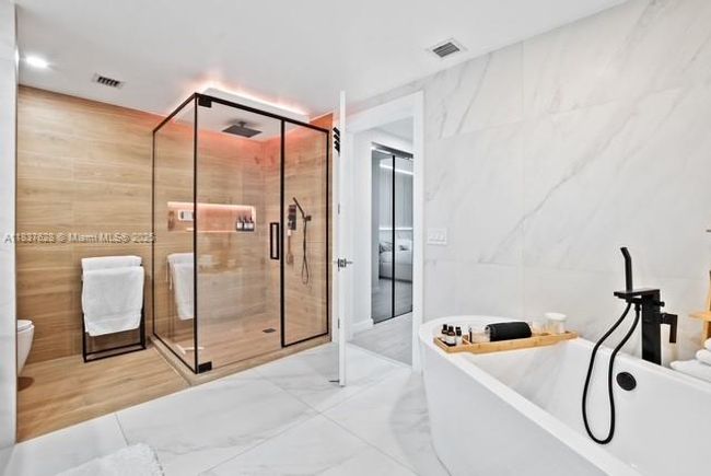 UNIT-715 - 488 Ne 18 Th St, Condo with 3 bedrooms, 4 bathrooms and null parking in Miami FL | Image 26