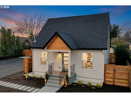 a-6703 Se 69th Ave, Portland, OR, 97206-7300 | Card Image