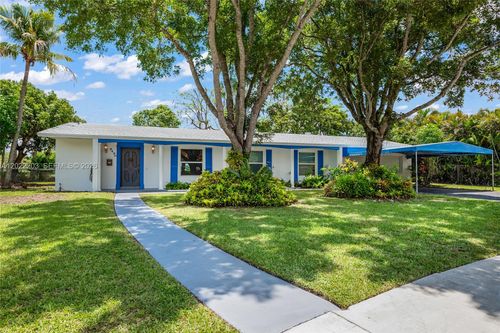 9460 Palmetto Club Ln E, Palmetto Bay, FL, 33157-1767 | Card Image