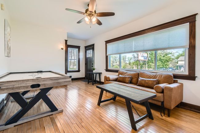 Family Room | Image 9
