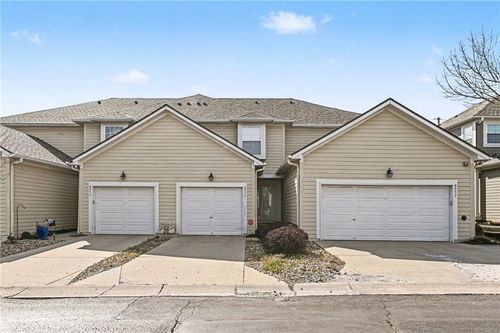 8954 Boehm Dr, Lenexa, KS, 66219-2161 | Card Image