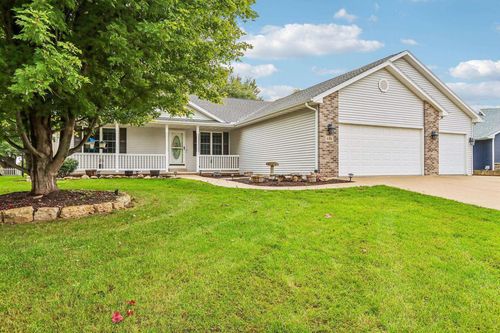 401 Bretts Way, ORFORDVILLE, WI, 53576 | Card Image