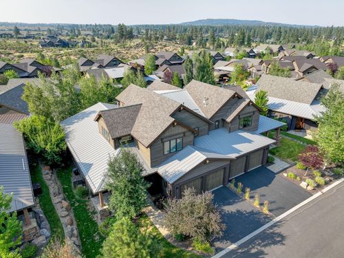 61337 Kindle Rock Loop, Bend, OR, 97702-3622 | Card Image