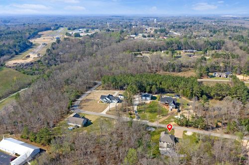 140 Eagle Crest Ln, Parsons, TN, 38363-4094 | Card Image