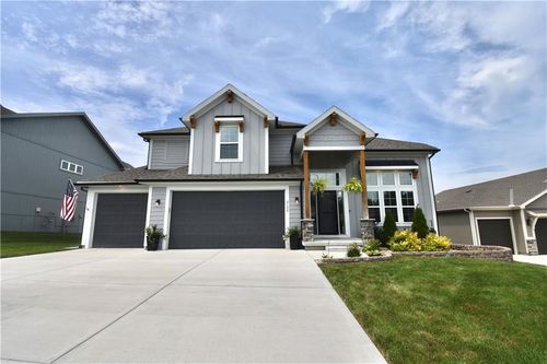 2152 Hay Market Ct, Liberty, MO, 64068-7463 | Card Image