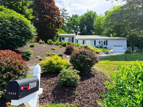 2898 Springhurst St, Yorktown Heights, NY, 10598-3122 | Card Image